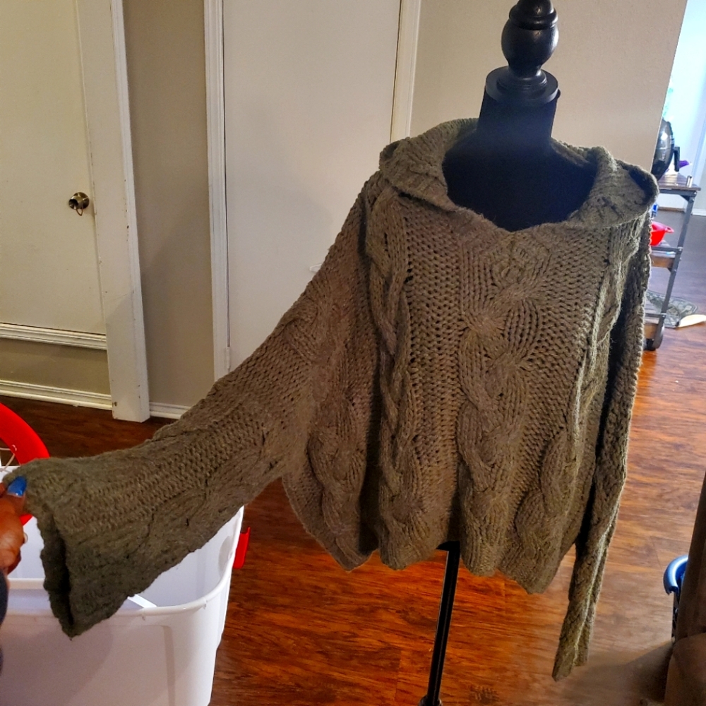 Hooded Sweater